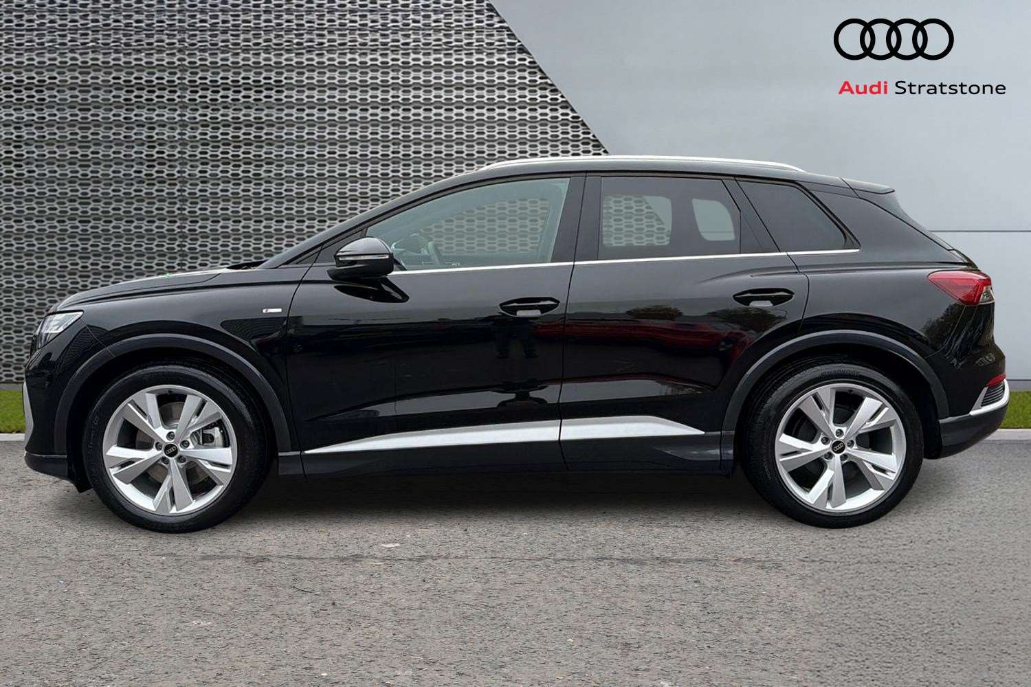 Used Audi Q4 e-tron 2025 for sale - 76902385: Photo 8
