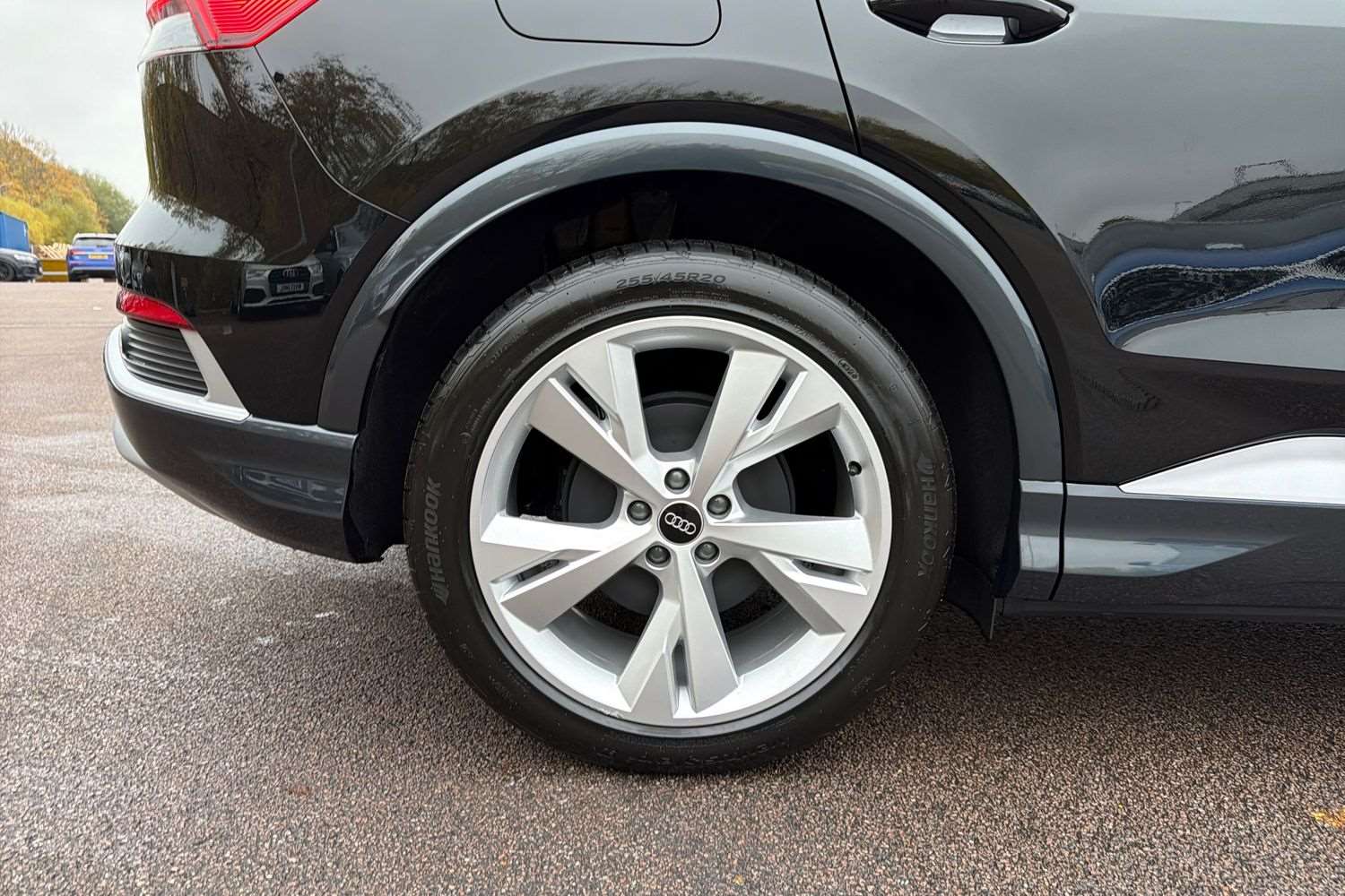 Used Audi Q4 e-tron 2025 for sale - 76902385: Photo 9