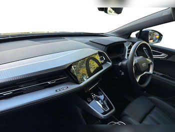 Used Audi Q4 e-tron 2024 for sale - 76063441: Photo 2
