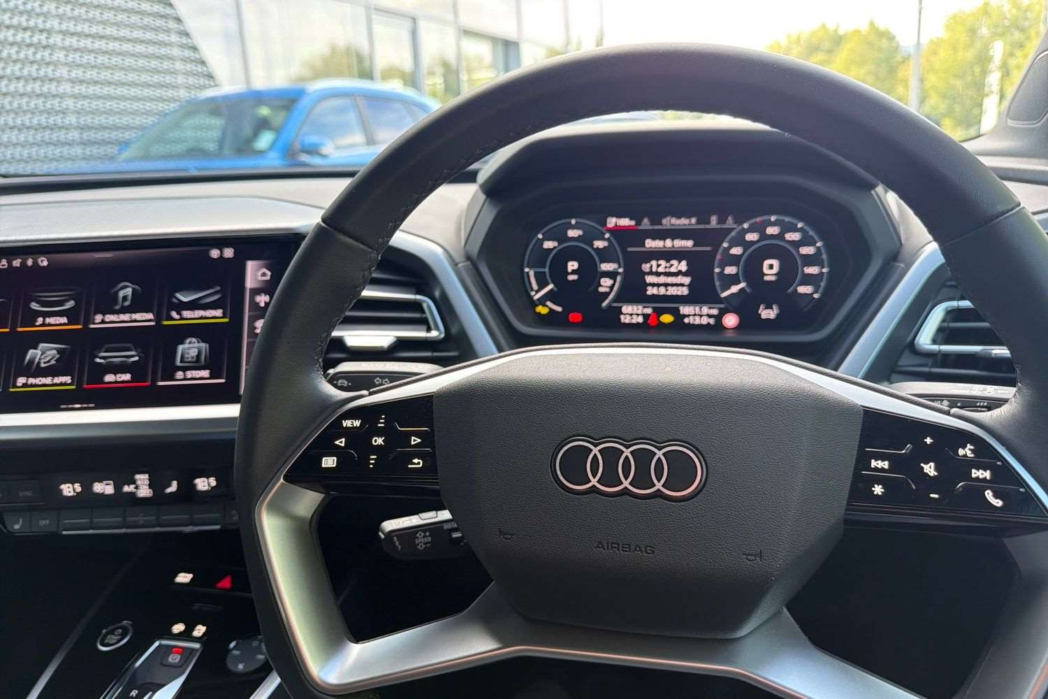 Used Audi Q4 e-tron 2024 for sale - 76063441: Photo 32