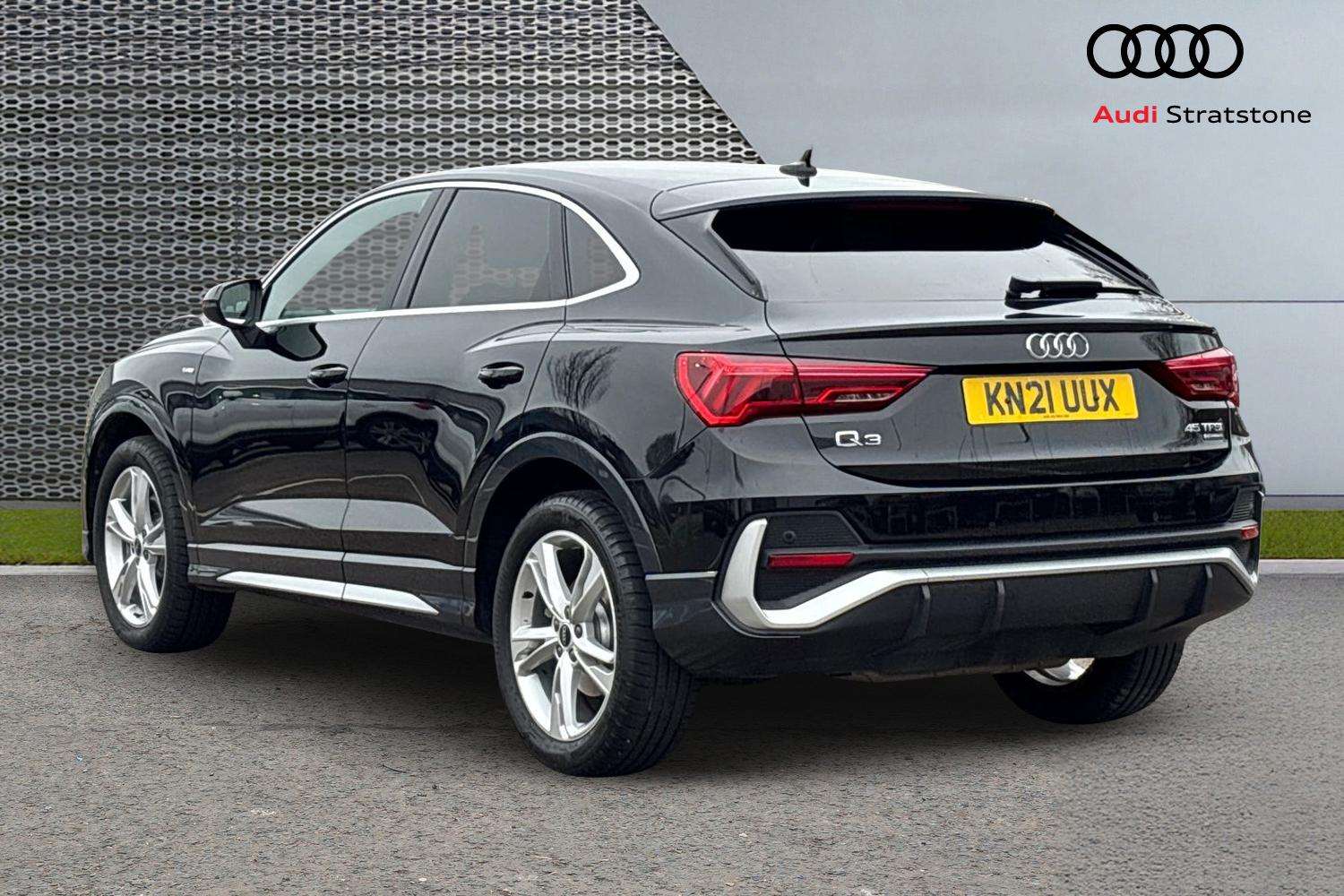 Used Audi Q3 2021 for sale - 77068603: Photo 3