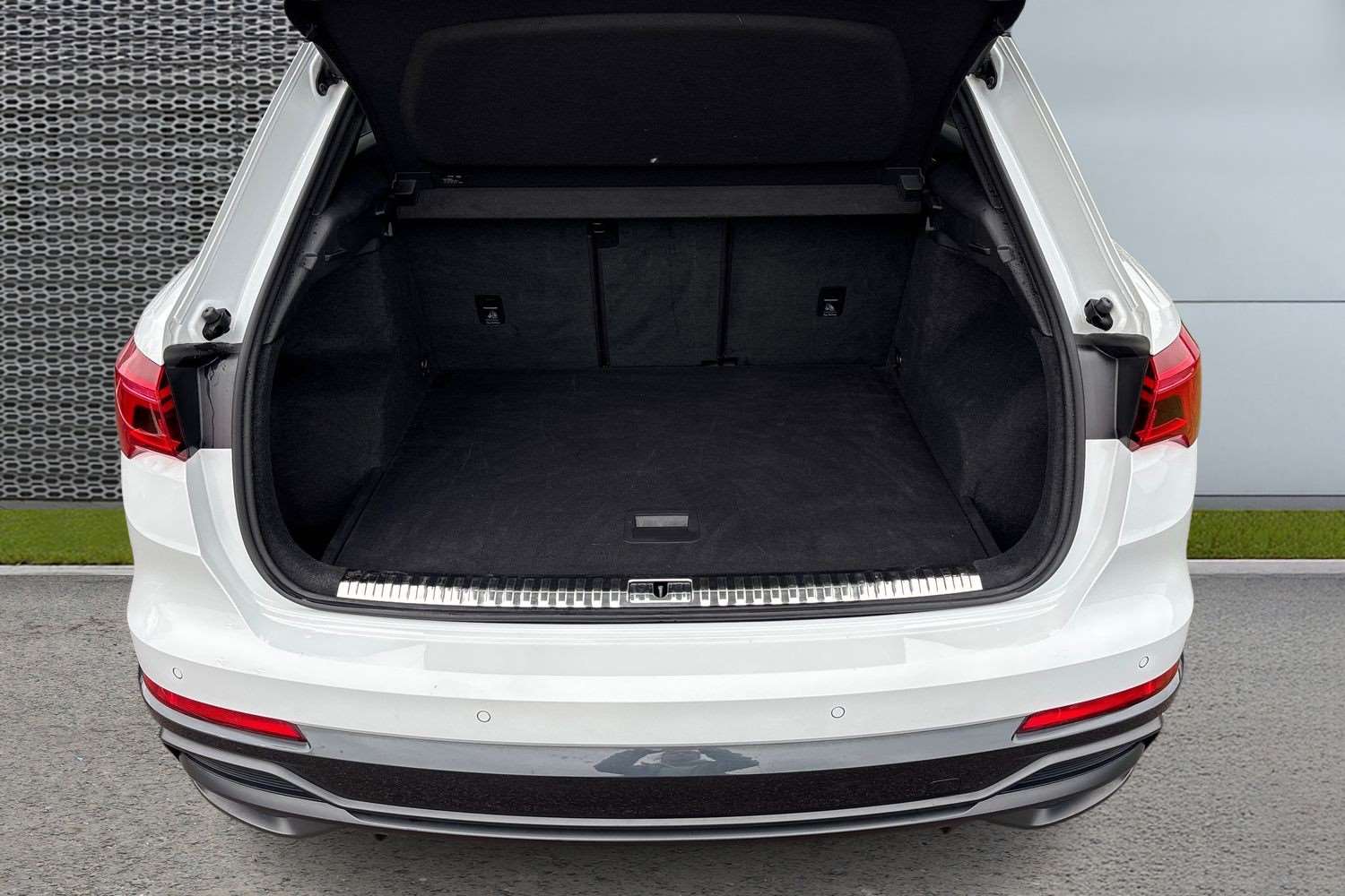 Used Audi Q3 2021 for sale - 76774117: Photo 13