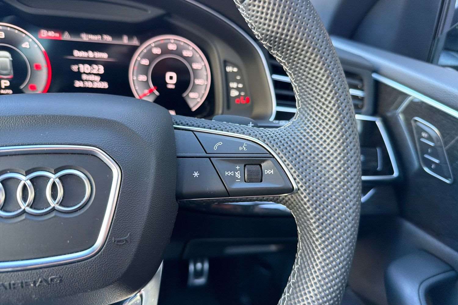 Used Audi Q8 2024 for sale - 76460199: Photo 17