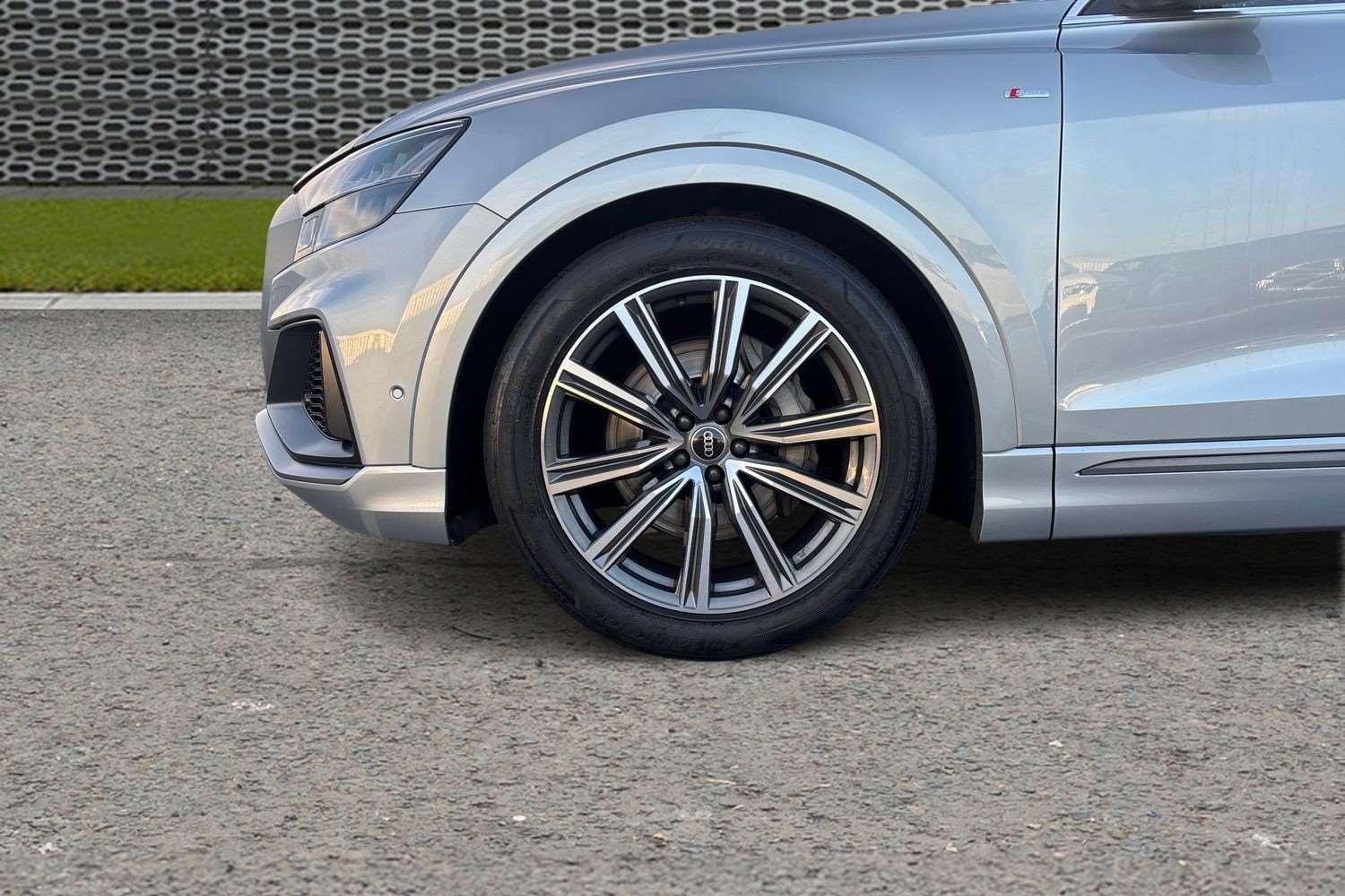 Used Audi Q8 2023 for sale - 76575903: Photo 11