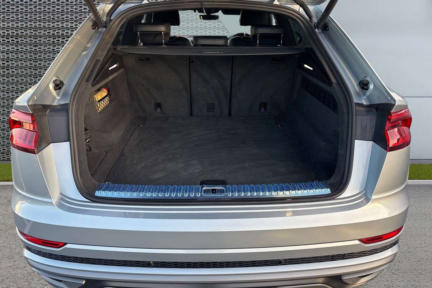 Used Audi Q8 2023 for sale - 76575903: Photo 13