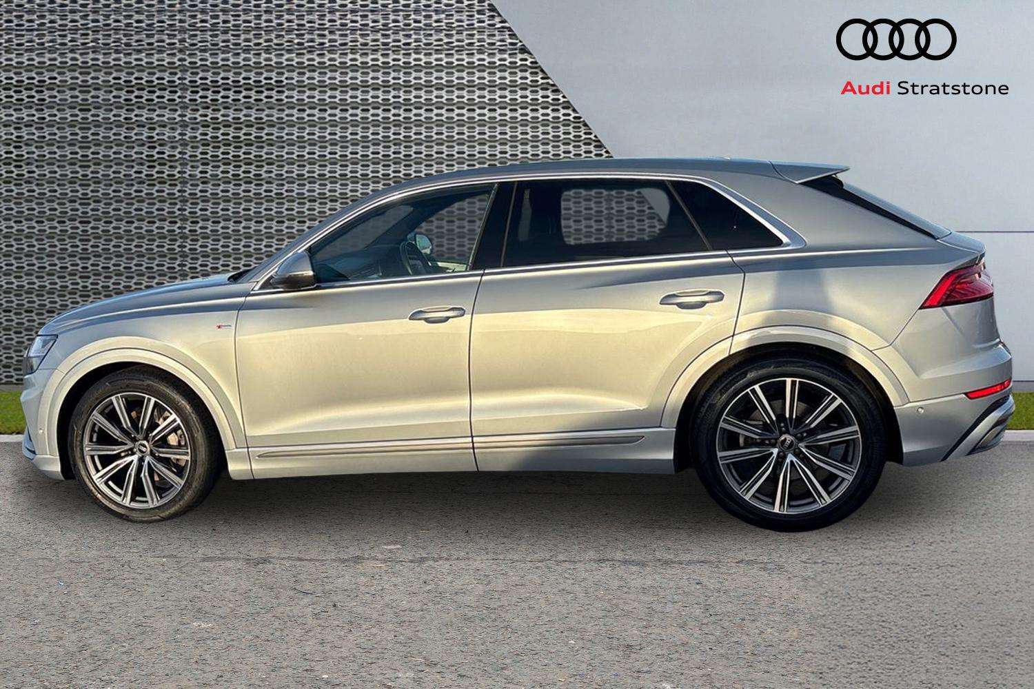 Used Audi Q8 2023 for sale - 76575903: Photo 8