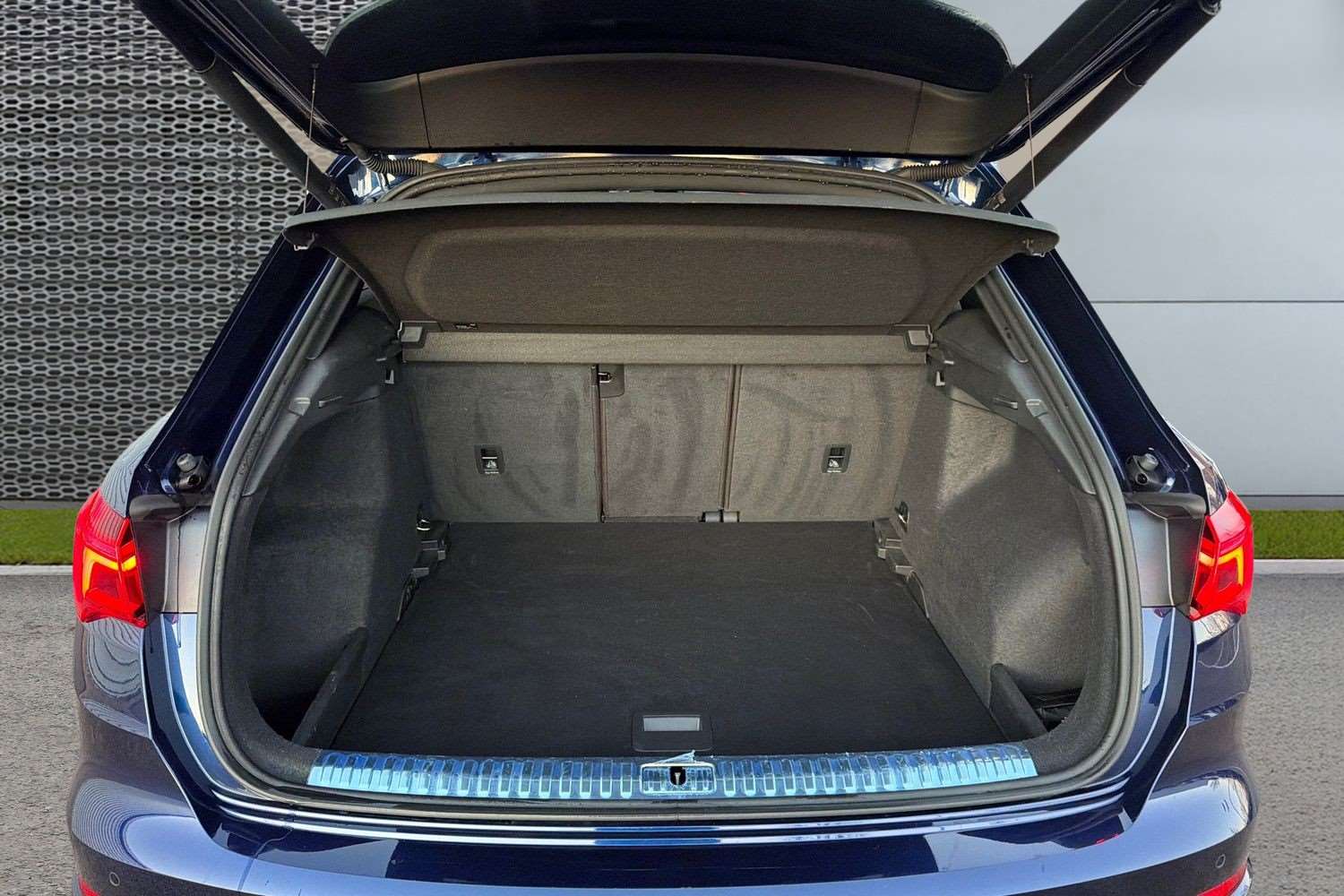 Used Audi Q3 2025 for sale - 77093362: Photo 13