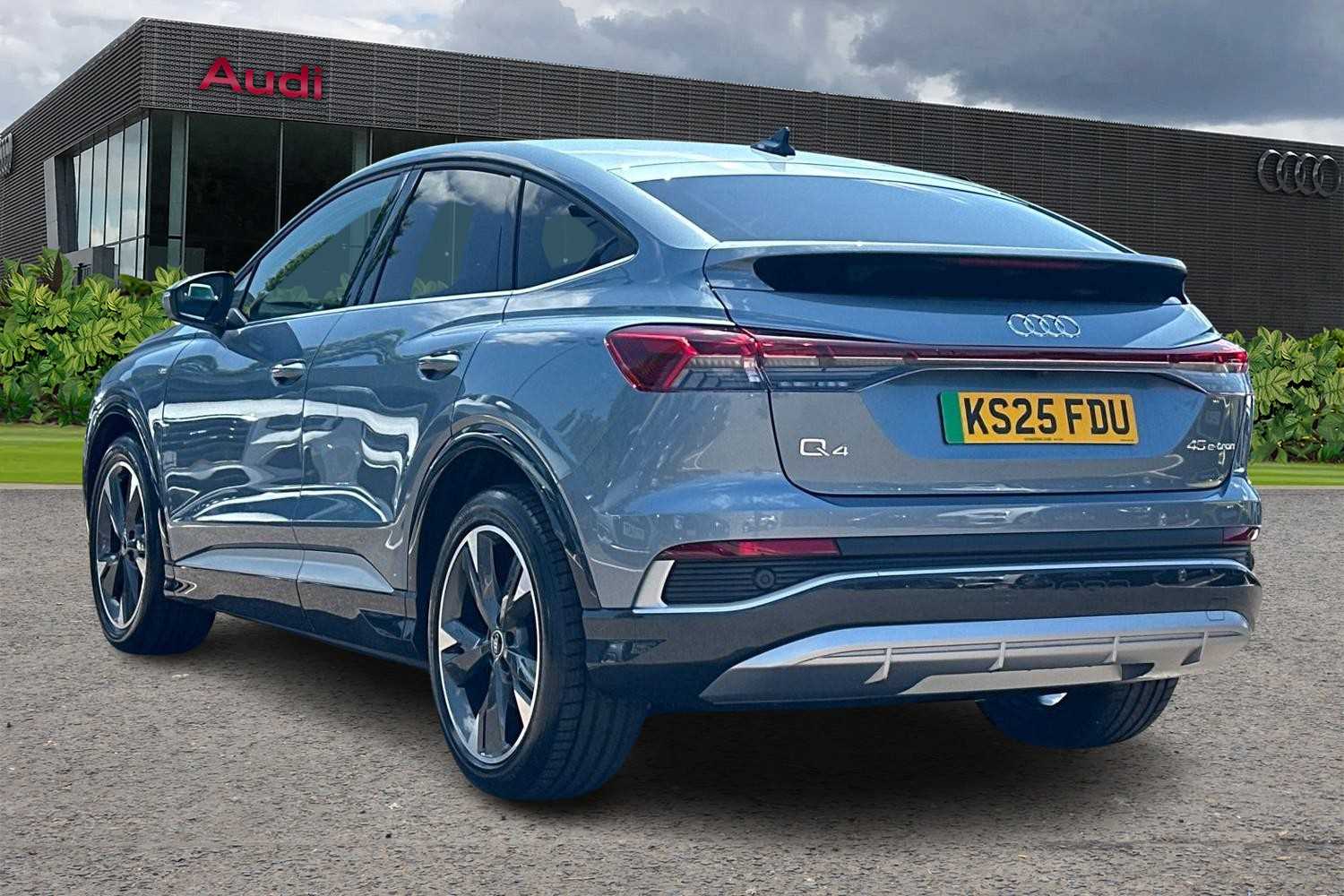 Used Audi Q4 e-tron 2025 for sale - 76016048: Photo 3