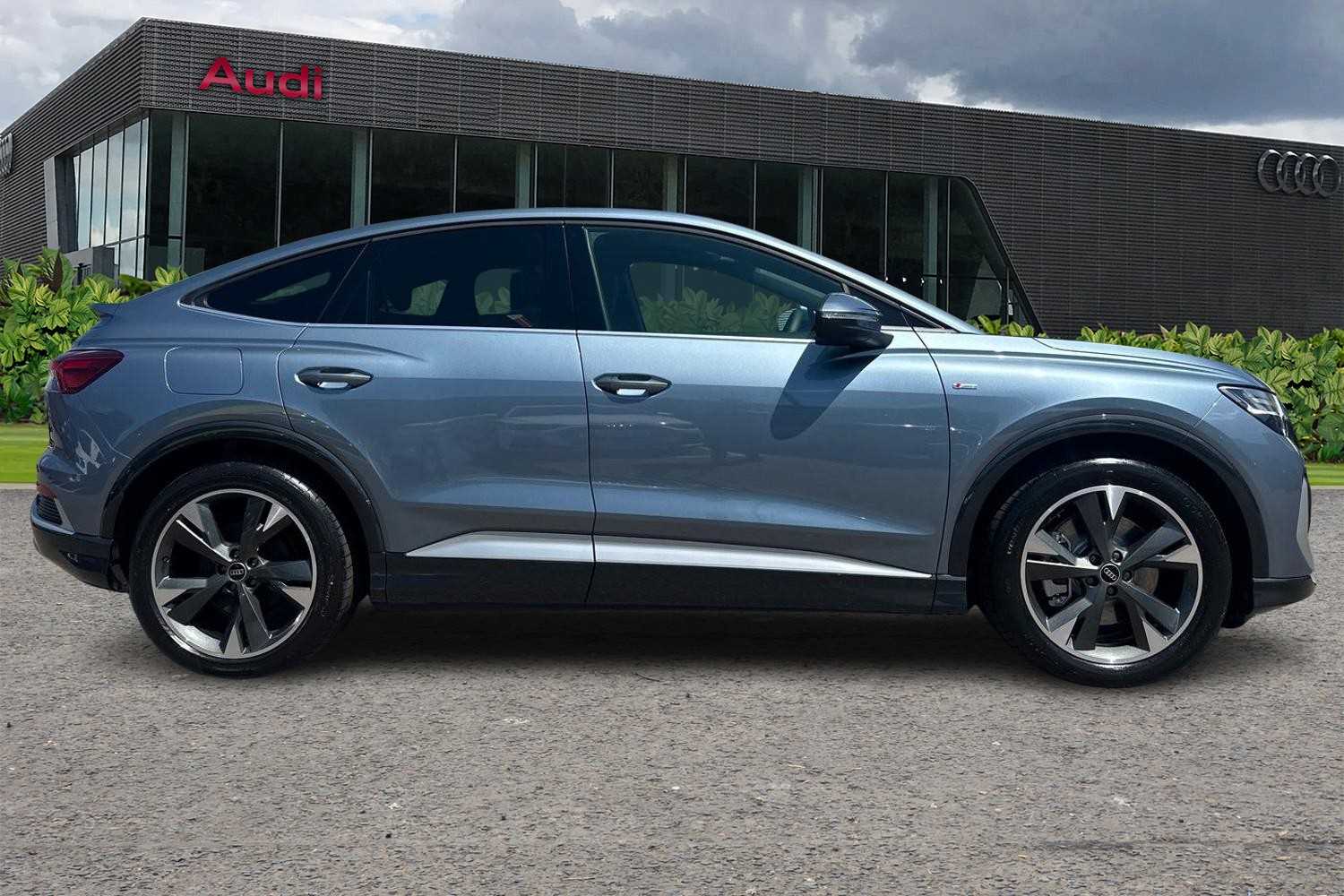 Used Audi Q4 e-tron 2025 for sale - 76016048: Photo 4