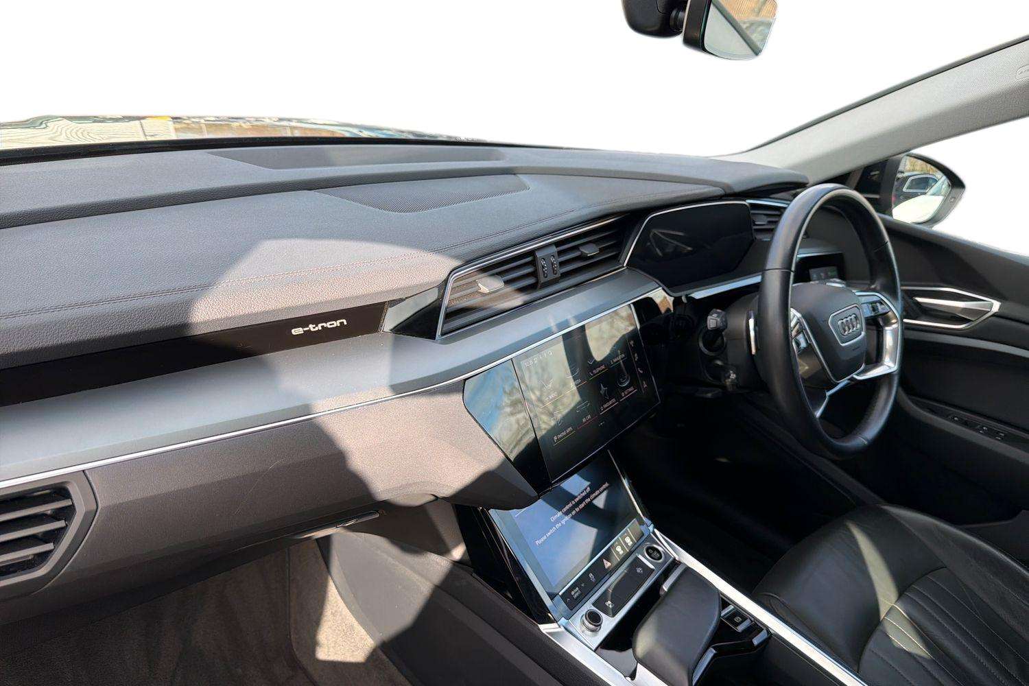 Used Audi e-tron 2021 for sale - 77443441: Photo 2