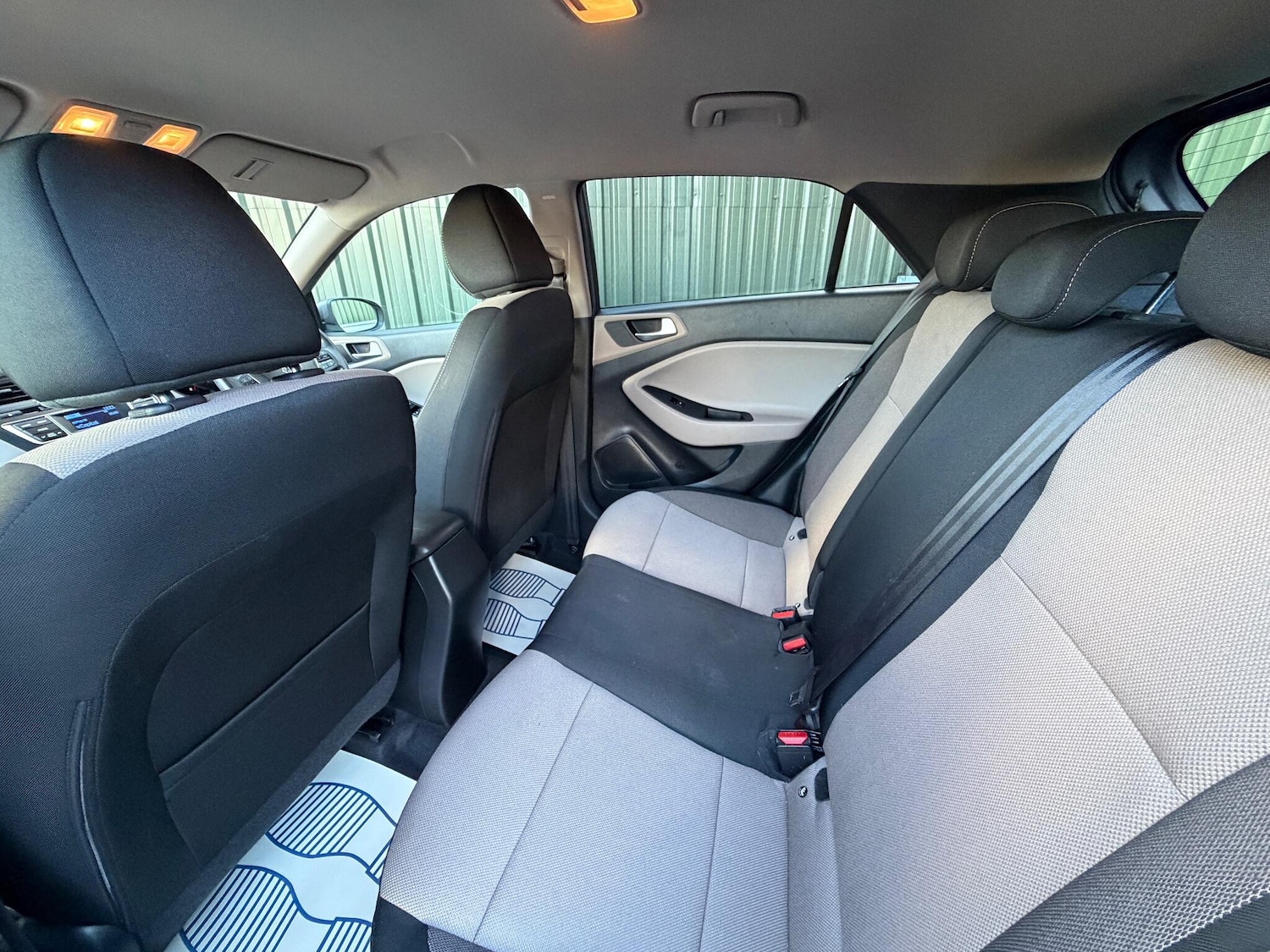 Used Hyundai i20 2015 for sale - 76899129: Photo 10