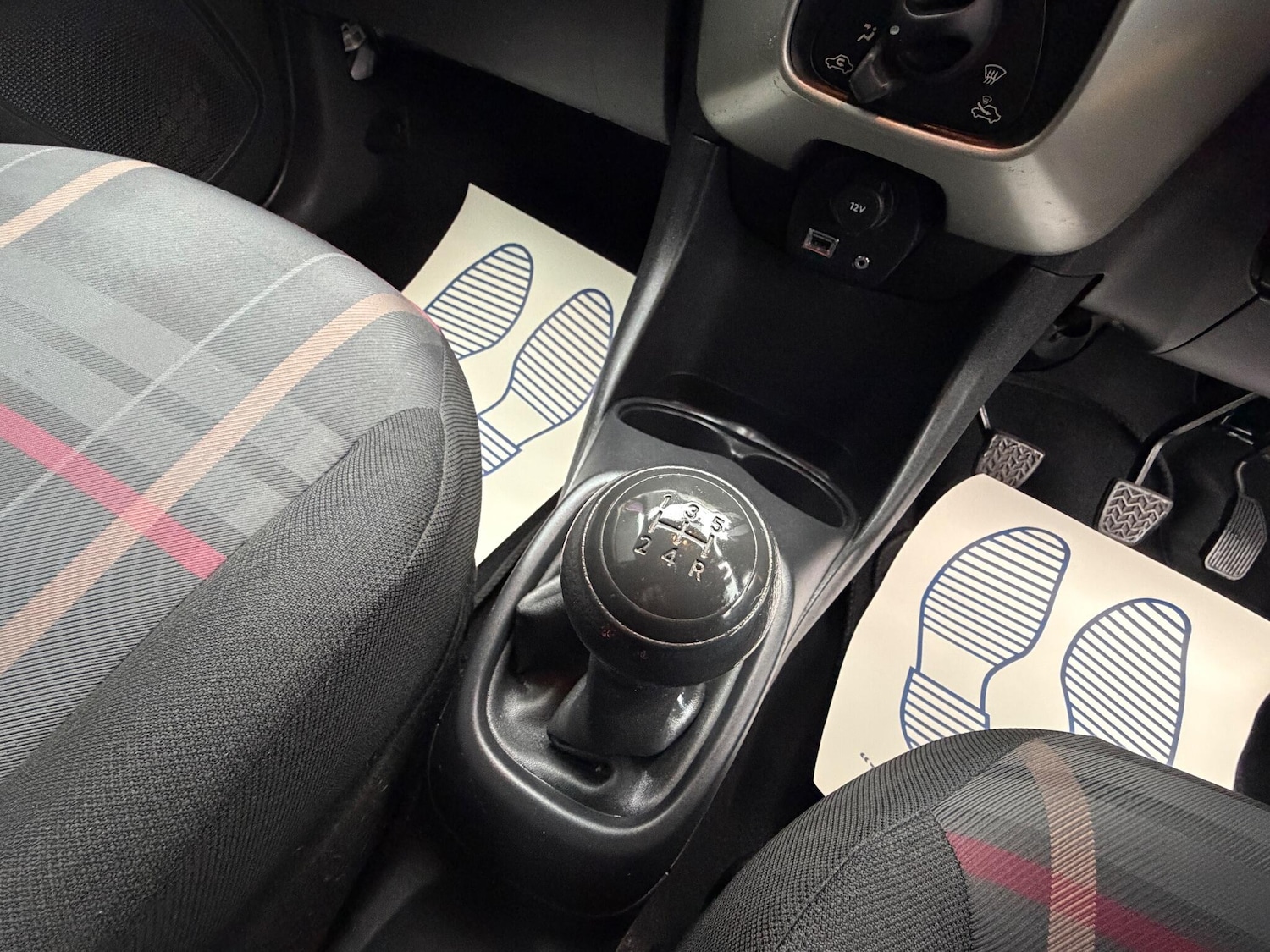 Used Peugeot 108 2014 for sale - 76935835: Photo 20