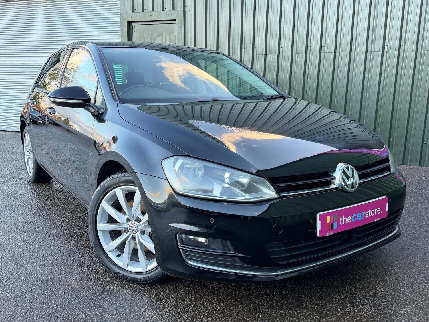 Used Volkswagen Golf 2013 for sale - 76802341: Photo 2