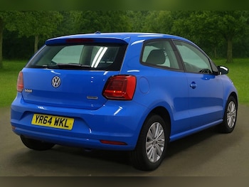 Used Volkswagen Polo 2014 for sale - 76926016: Photo