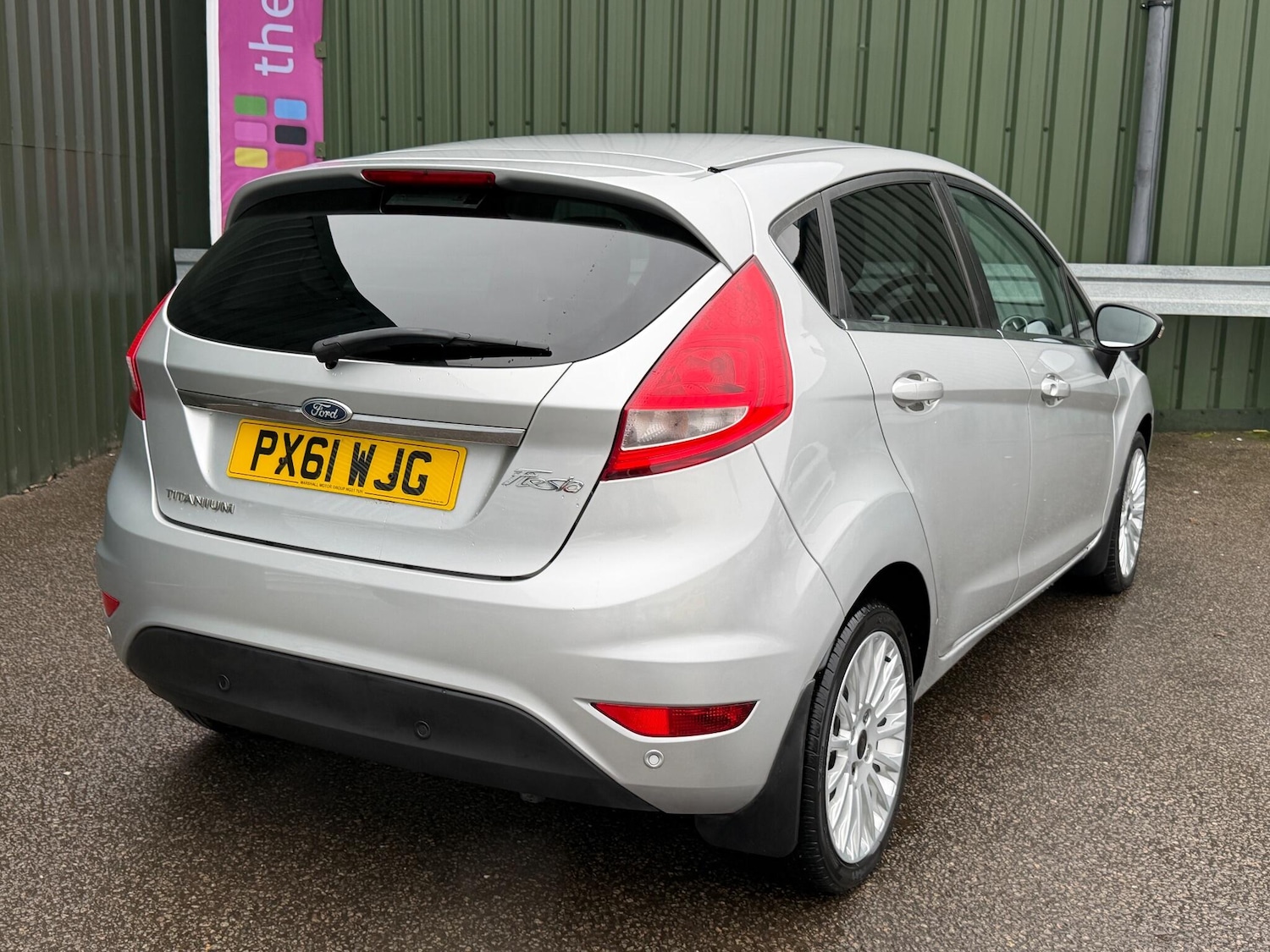 Used Ford Fiesta 2011 for sale - 77143090: Photo 5