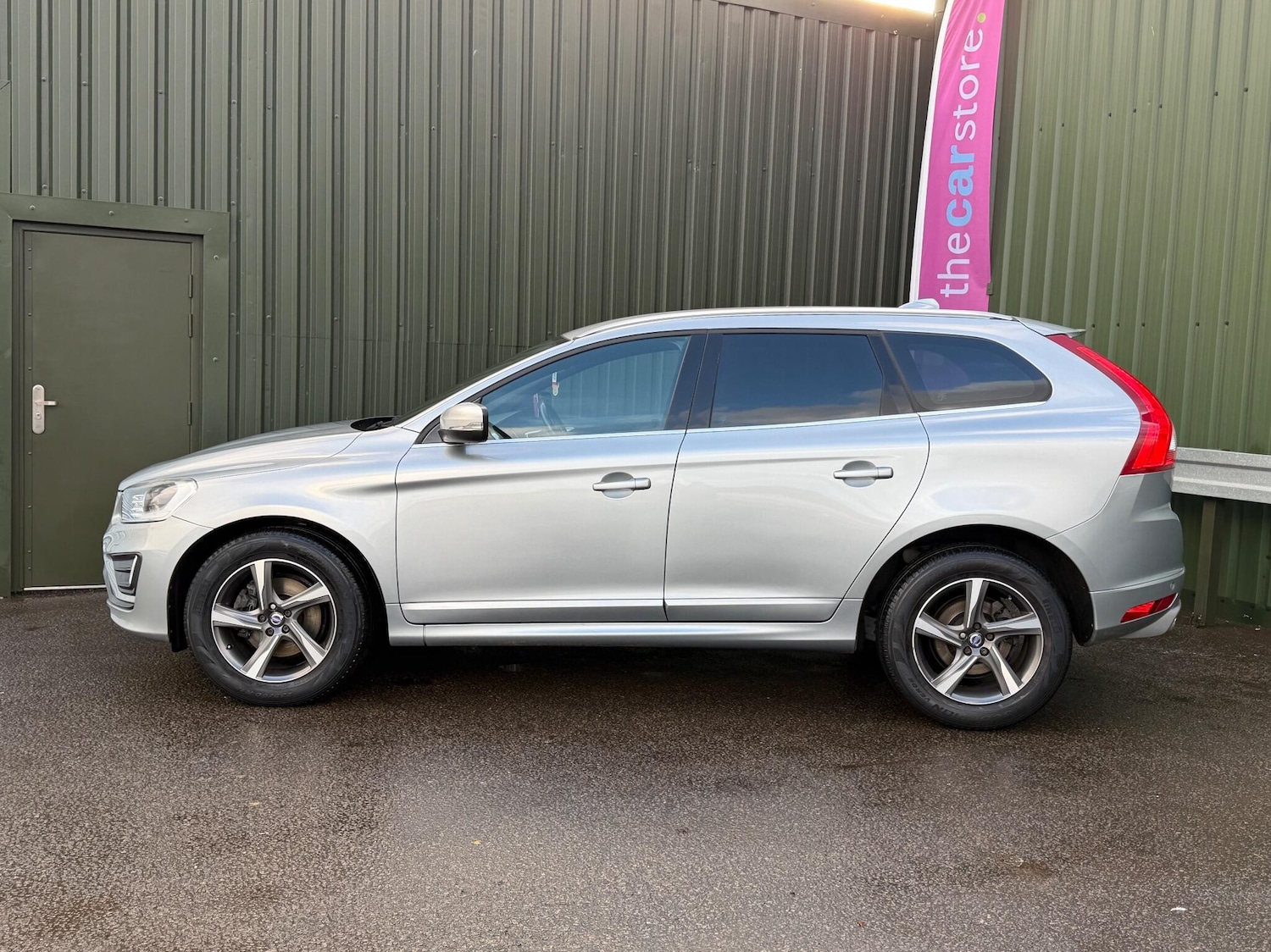 Used Volvo XC60 for sale - 77496878: Photo 3