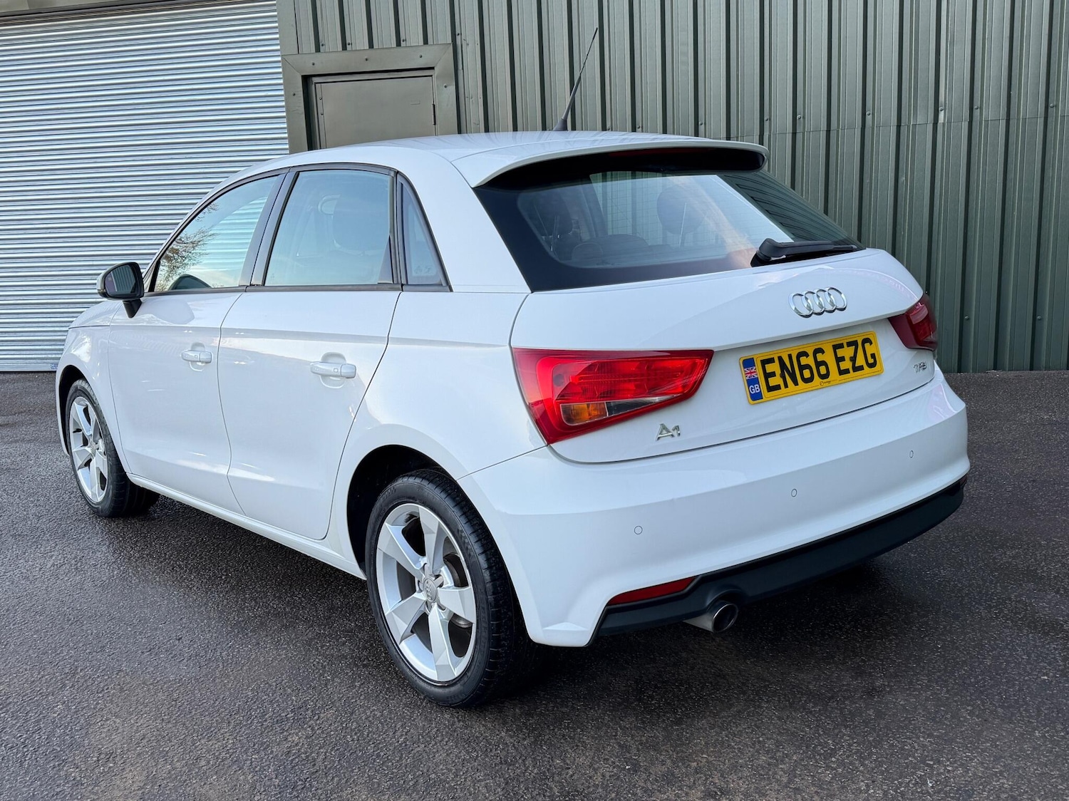 Used Audi A1 for sale - 76728999: Photo 3