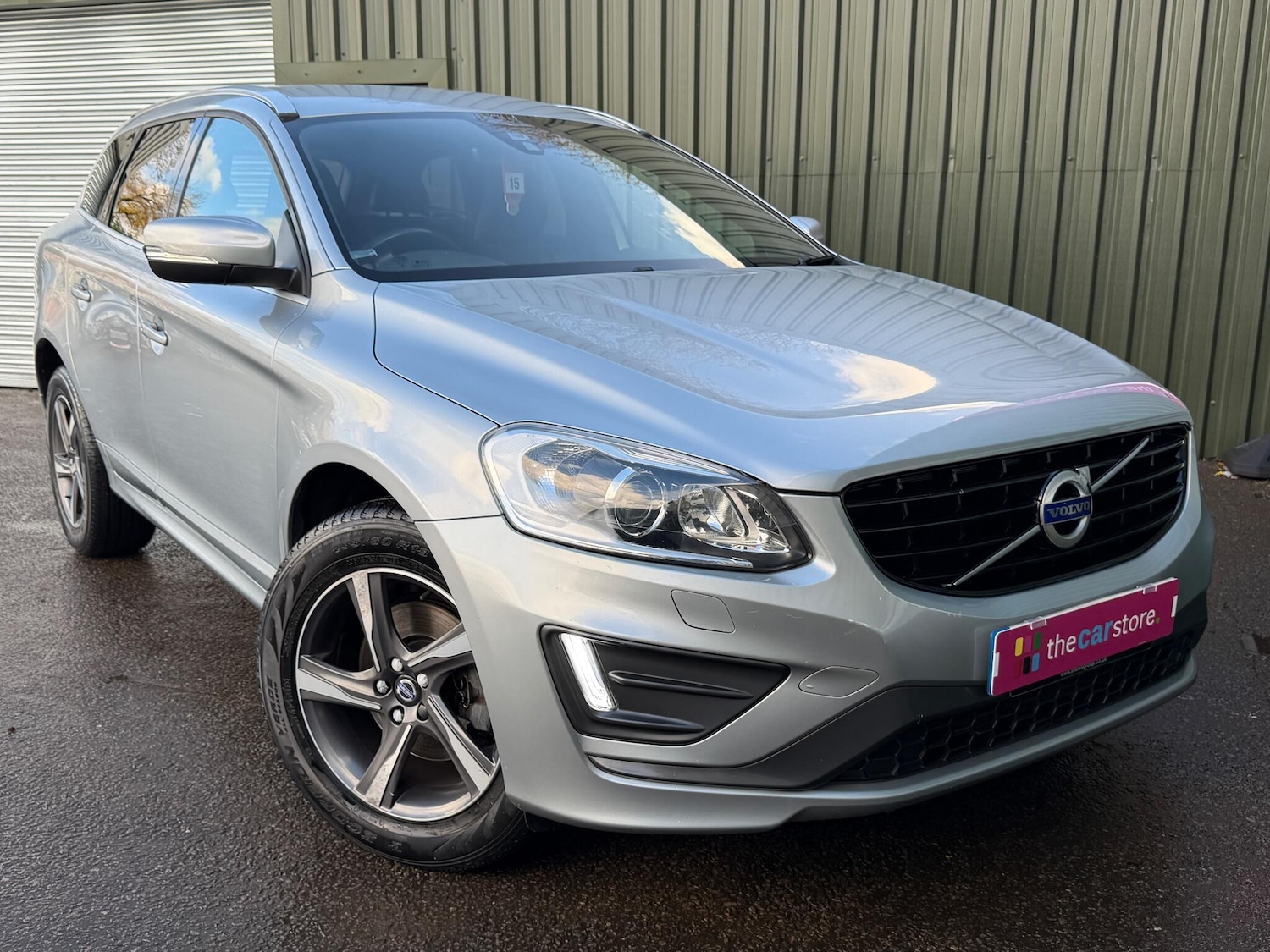 Used Volvo XC60 2015 for sale - 76786416: Photo 2