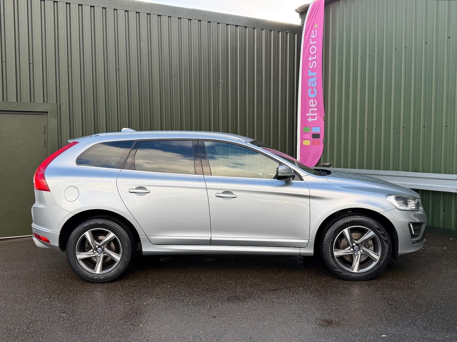 Used Volvo XC60 2015 for sale - 76786416: Photo 4