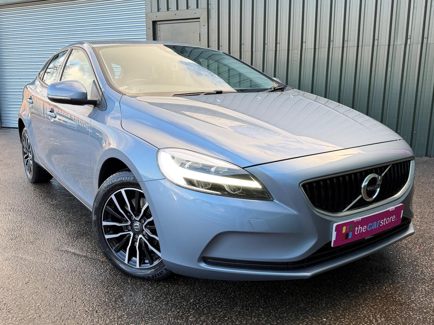 Used Volvo V40 2016 for sale - 76899124: Photo 2