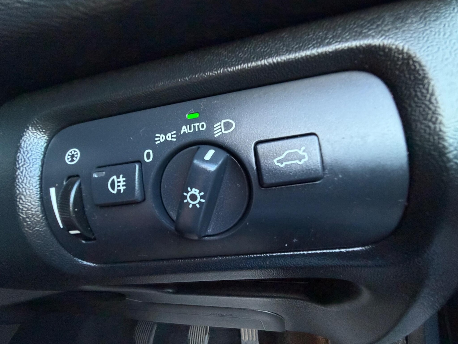 Used Volvo V40 2016 for sale - 76899124: Photo 21