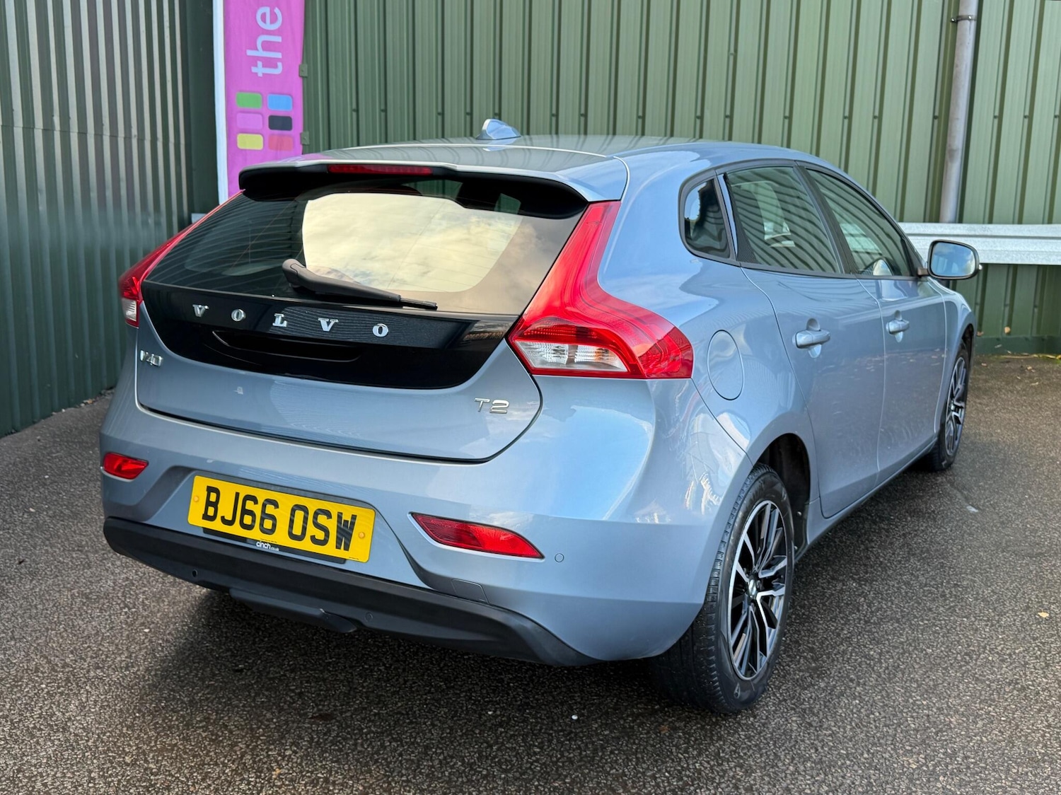 Used Volvo V40 2016 for sale - 76899124: Photo 5