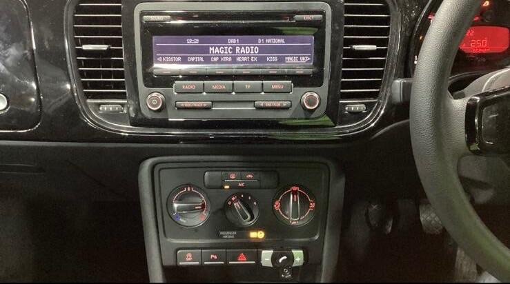 Used Volkswagen Beetle 2016 for sale - 77305722: Photo 4