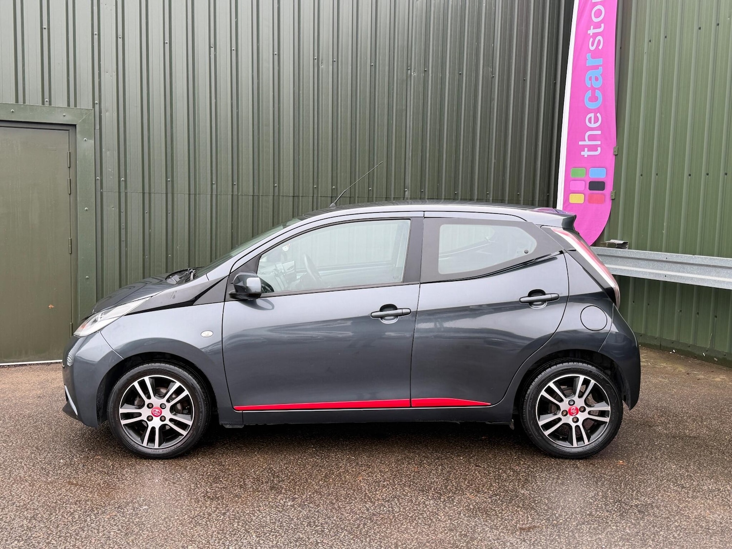 Used Toyota AYGO 2015 for sale - 76991549: Photo 5