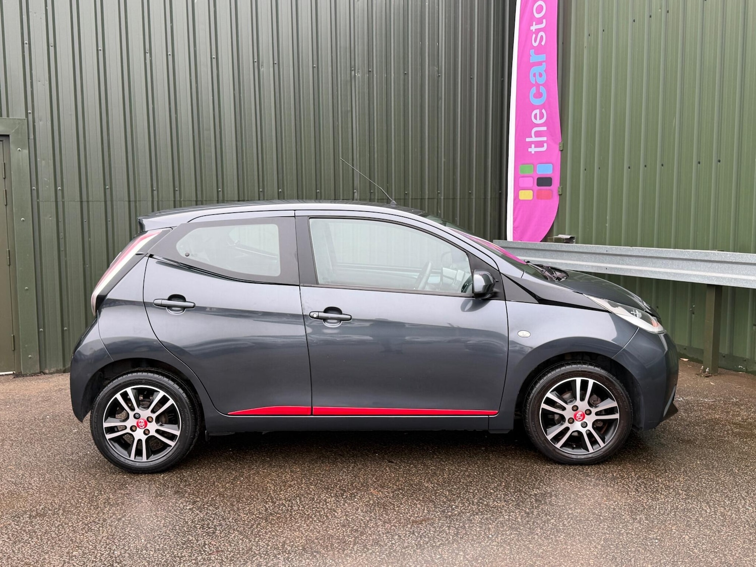 Used Toyota AYGO 2015 for sale - 76991549: Photo 6