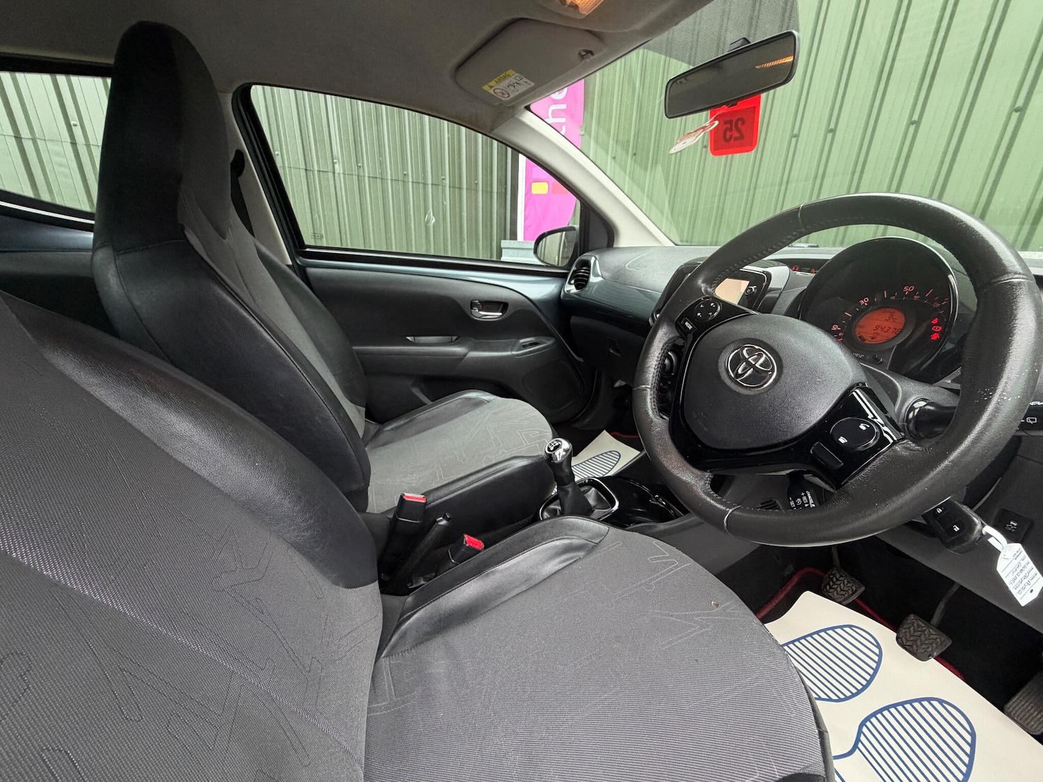 Used Toyota AYGO 2015 for sale - 76991549: Photo 8