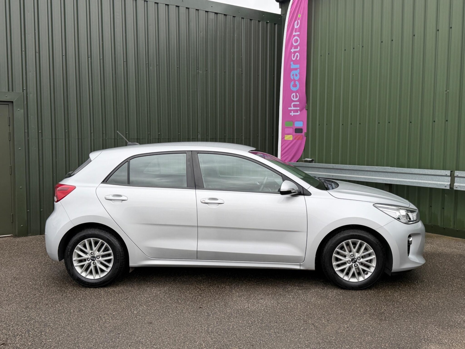 Used Kia Rio 2017 for sale - 77624979: Photo 4