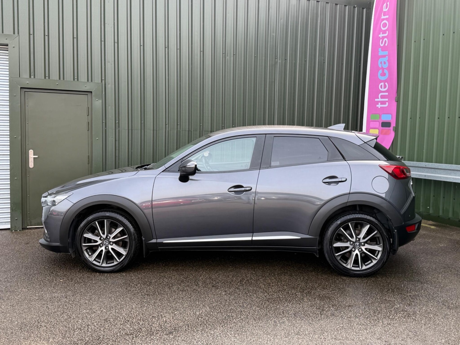 Used Mazda CX-3 2017 for sale - 77970674: Photo 3