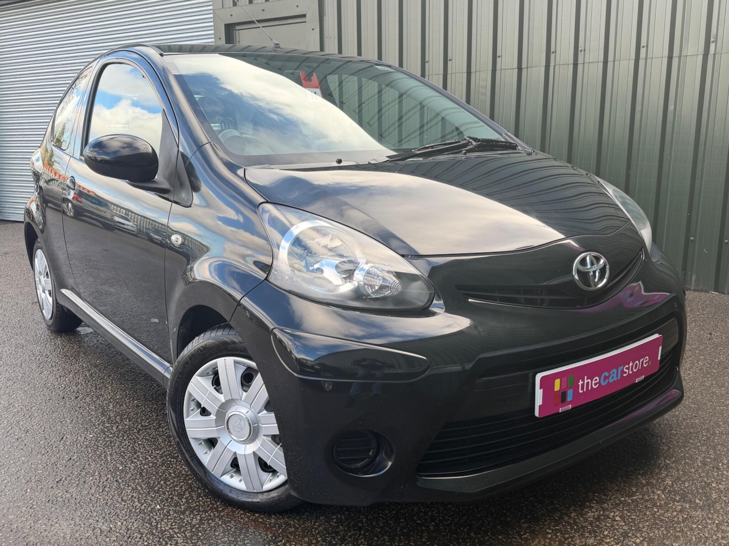 Used Toyota AYGO 2013 for sale - 77440131: Photo 2