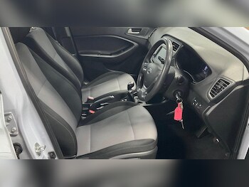 Used Hyundai i20 2019 for sale - 77454945: Photo