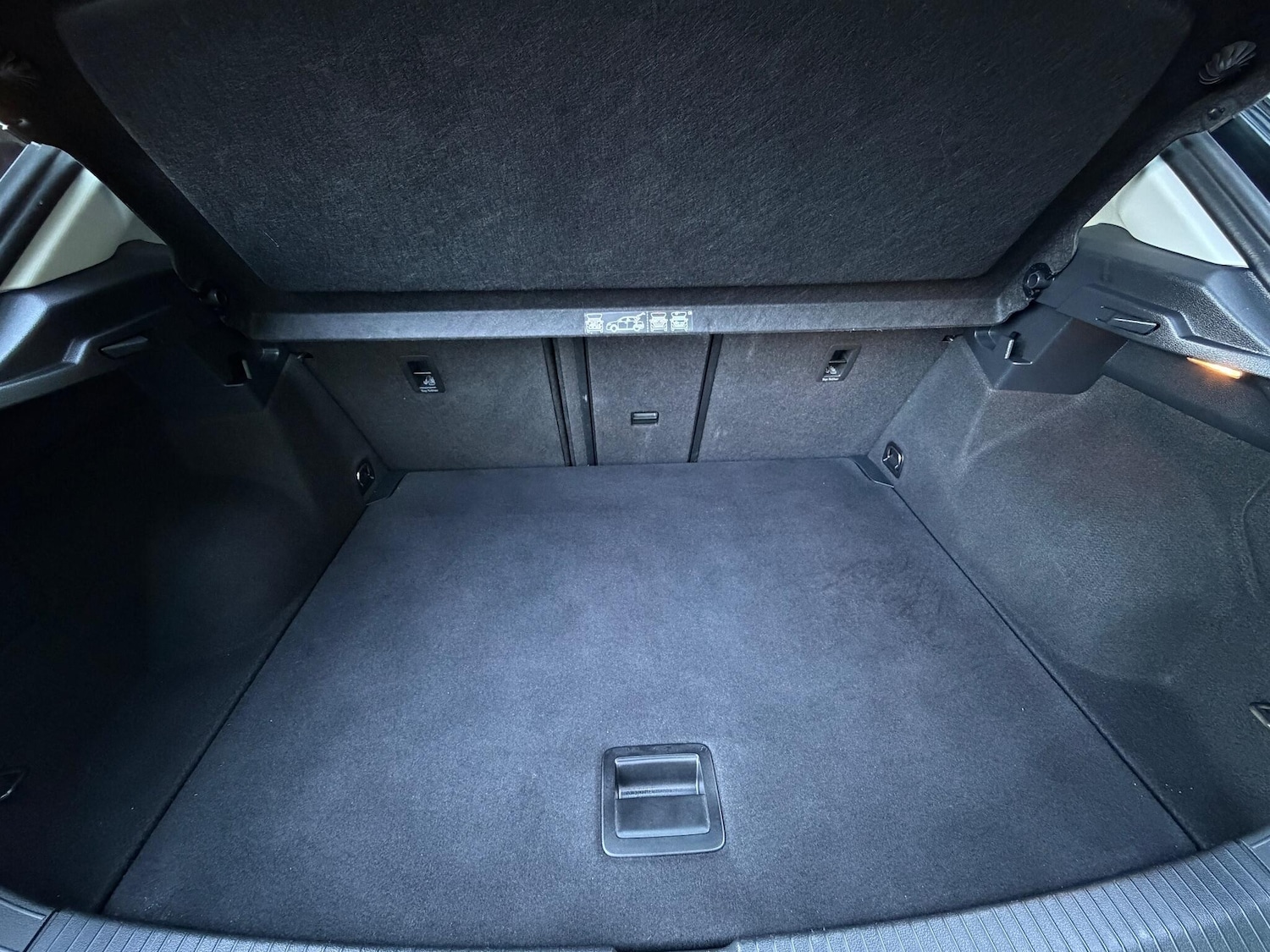 Used Volkswagen T-Roc for sale - 76728898: Photo 12