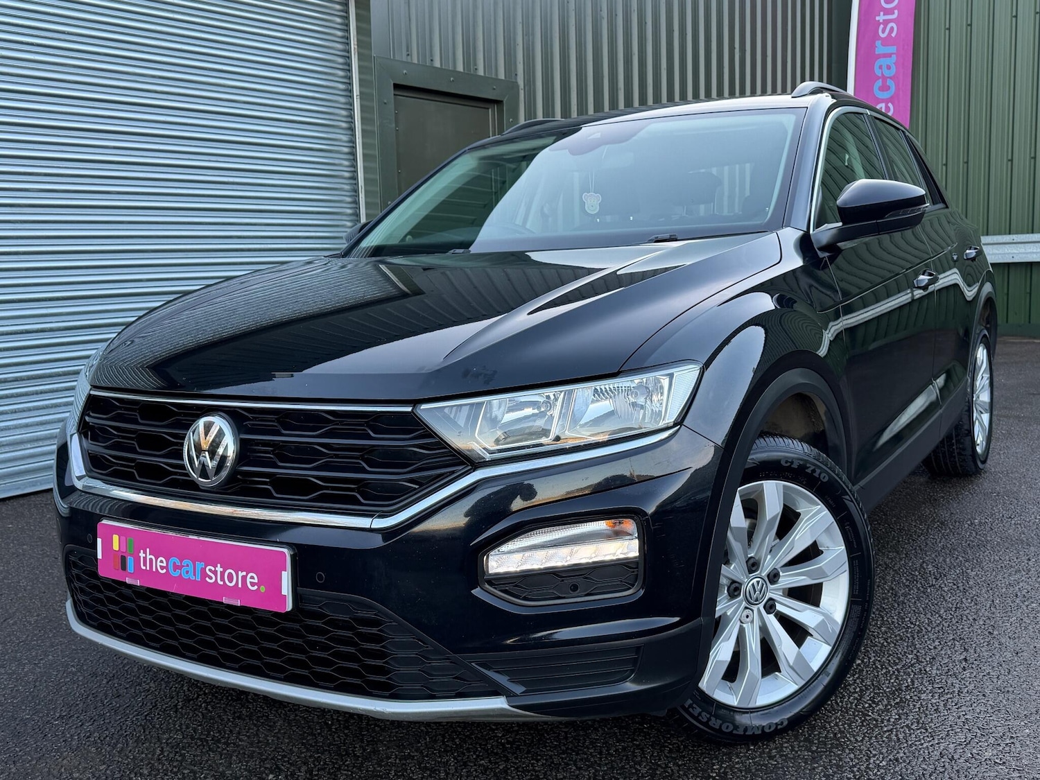 Used Volkswagen T-Roc for sale - 76728898: Photo 24