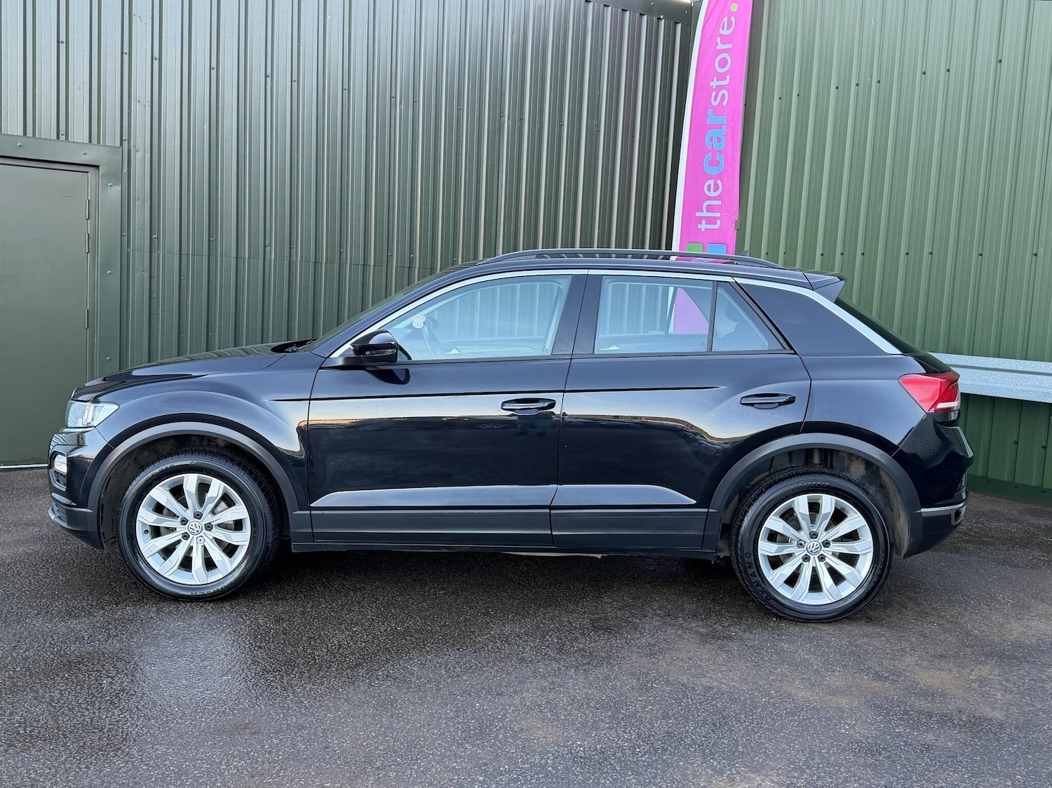 Used Volkswagen T-Roc for sale - 76728898: Photo 5