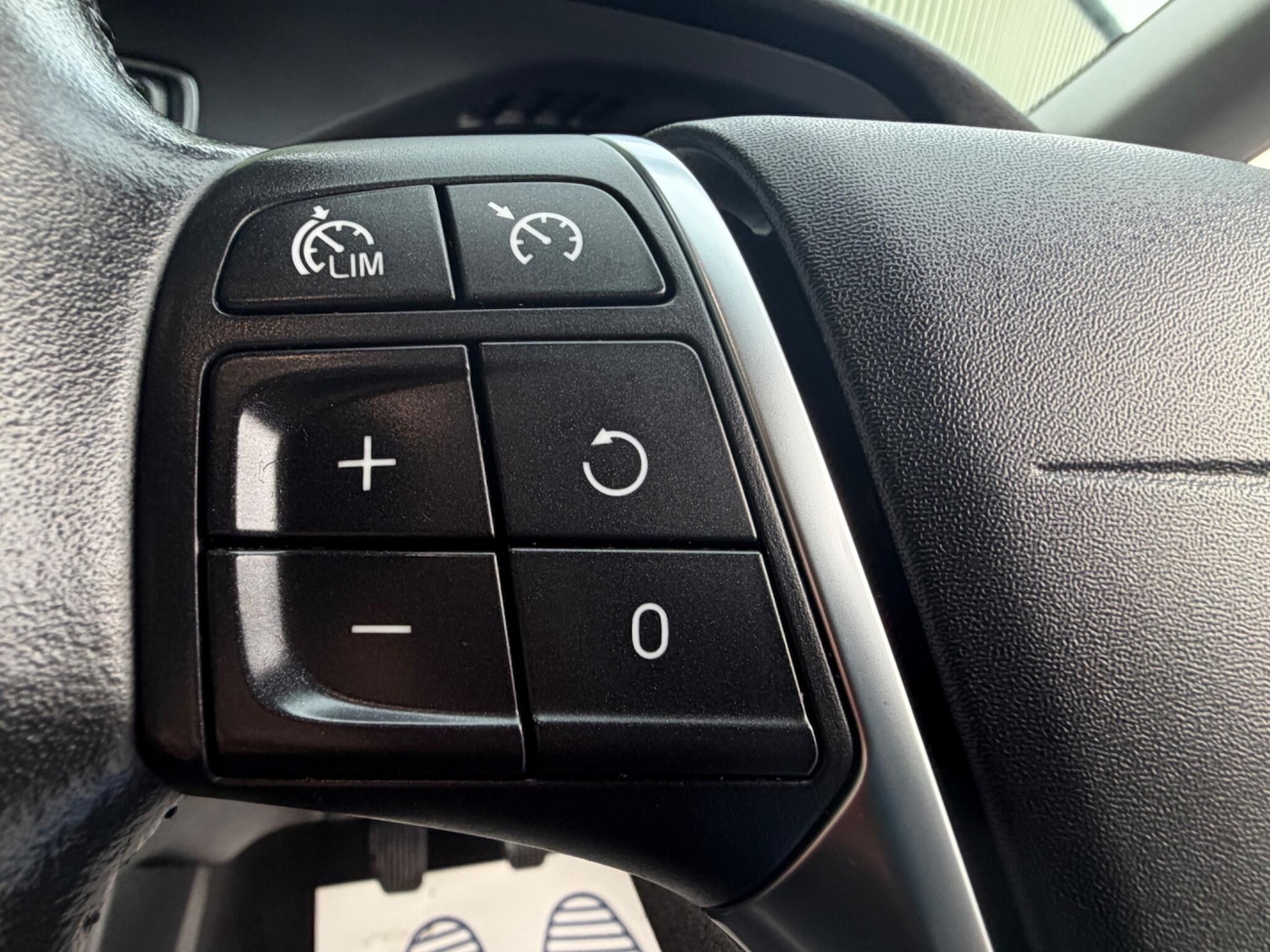 Used Volvo V40 2017 for sale - 77345227: Photo 22