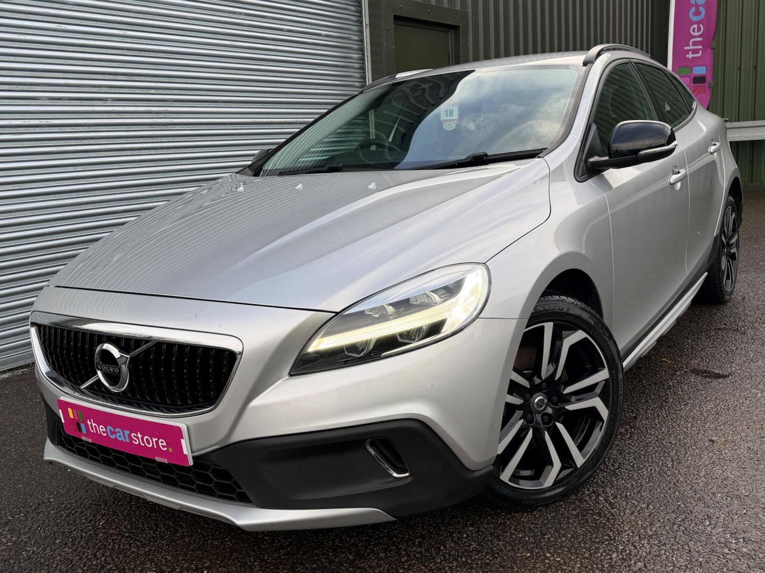 Used Volvo V40 2017 for sale - 77345227: Photo 27