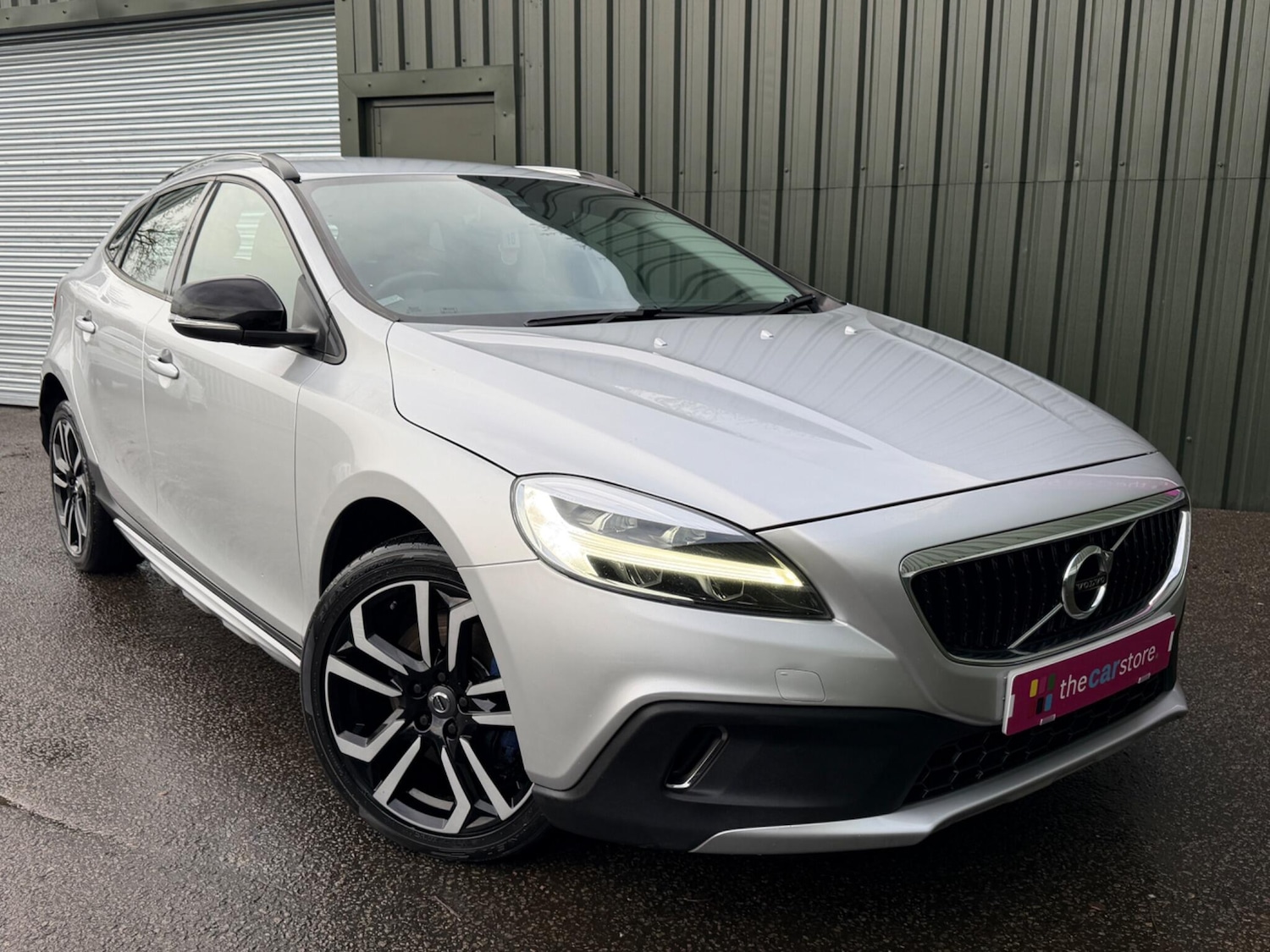 Used Volvo V40 2017 for sale - 77345227: Photo 28