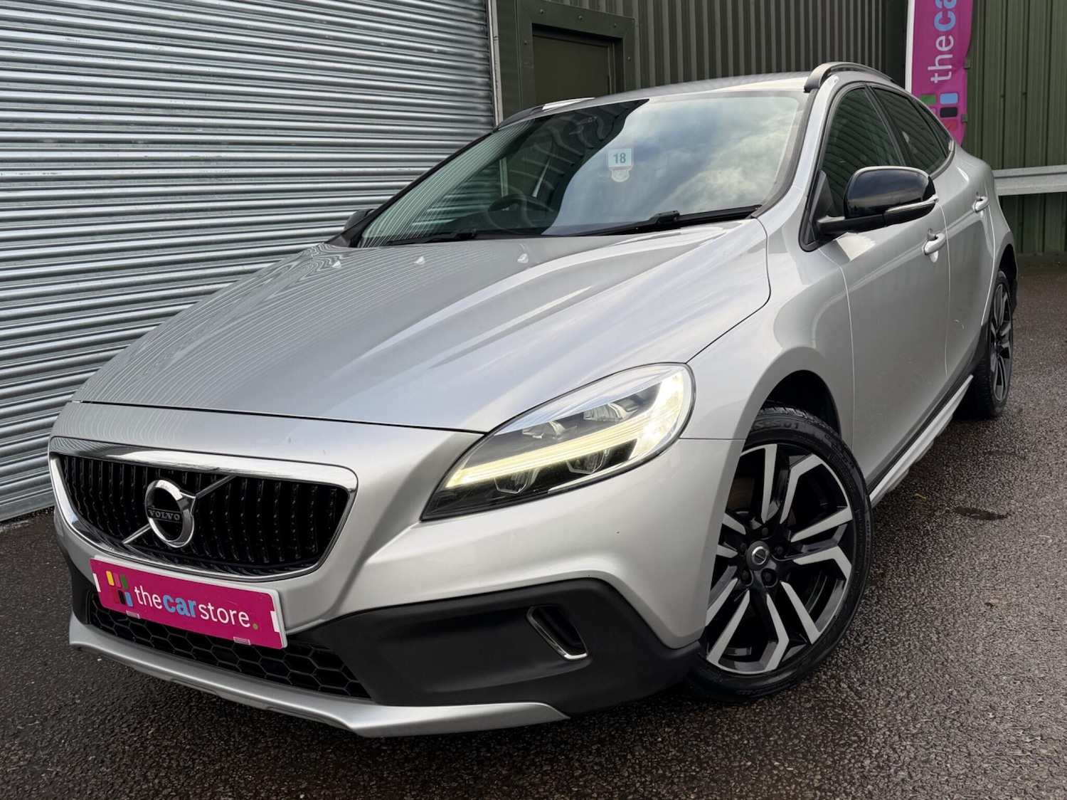 Used Volvo V40 2017 for sale - 77345227: Photo 29