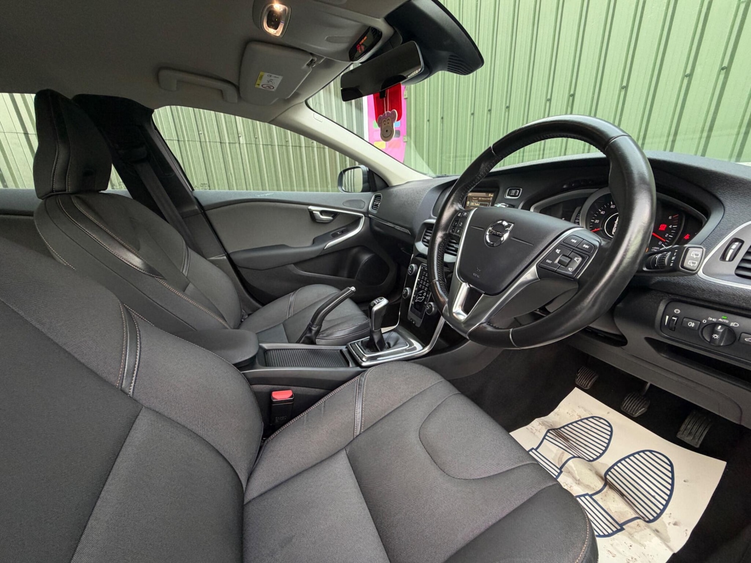 Used Volvo V40 2017 for sale - 77345227: Photo 8