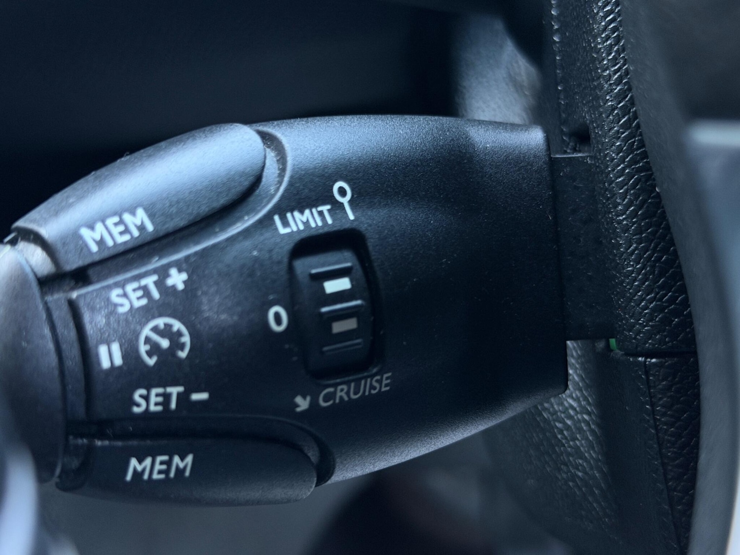 Used Peugeot 308 2014 for sale - 77109261: Photo 23