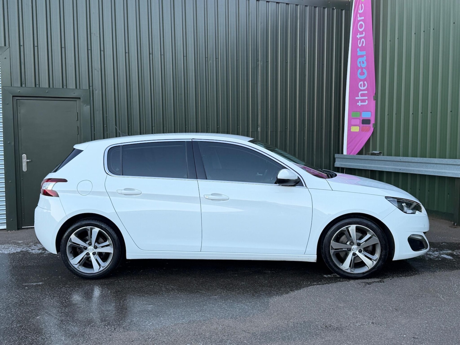 Used Peugeot 308 2014 for sale - 77109261: Photo 4