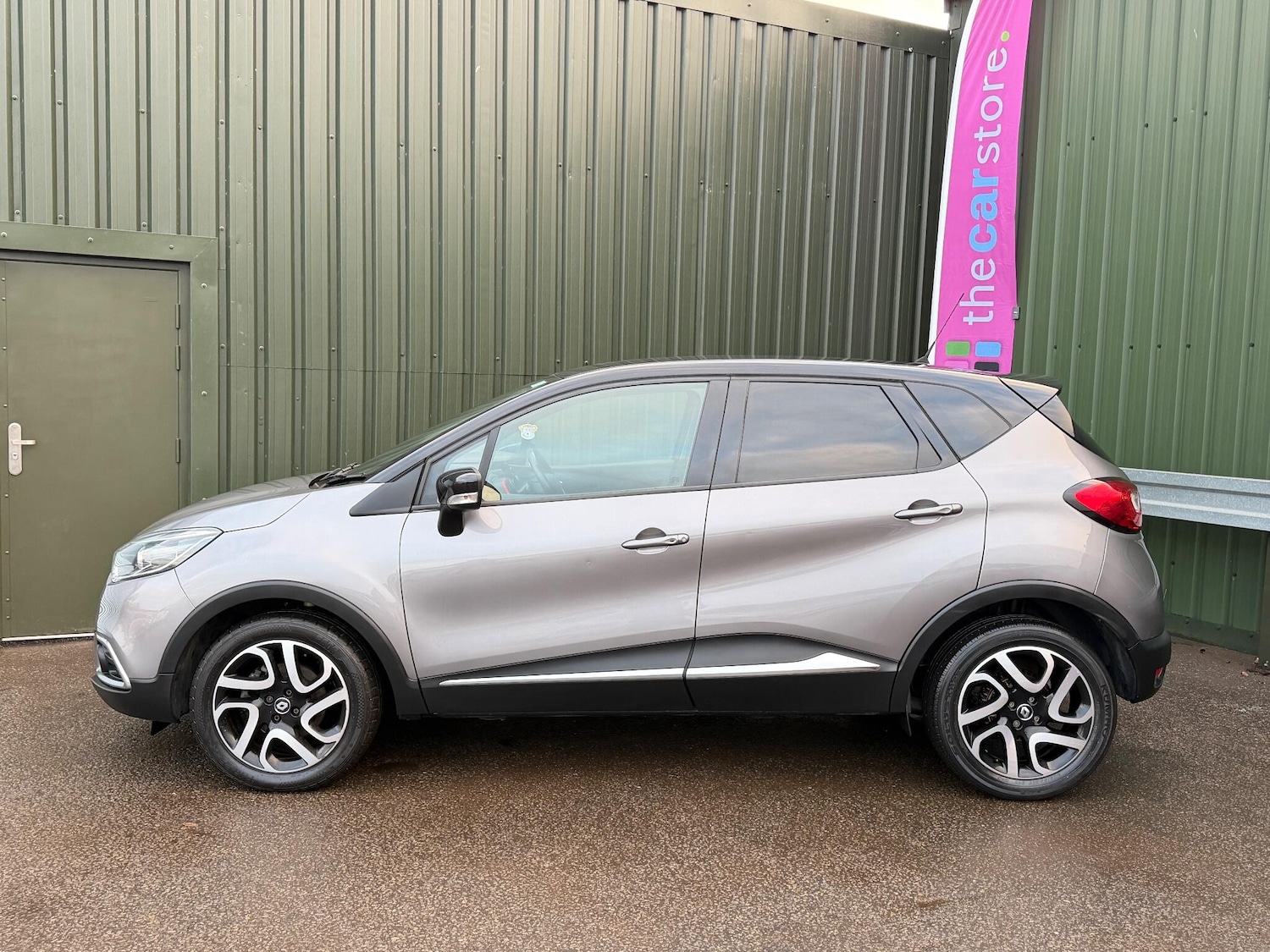 Used Renault Captur 2016 for sale - 77396481: Photo 3