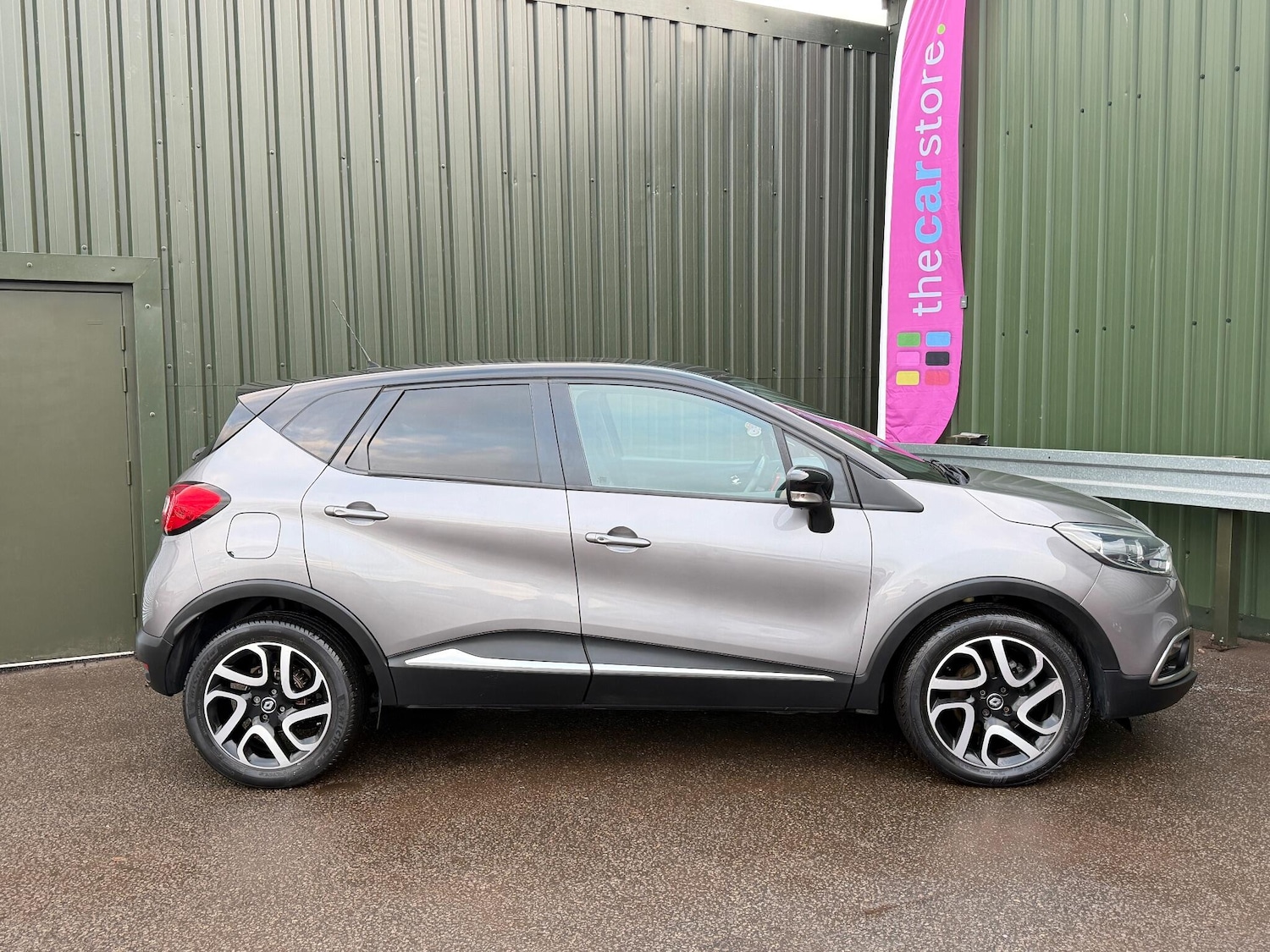 Used Renault Captur for sale - 77784551: Photo 4