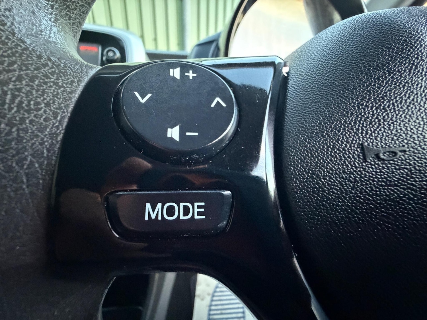 Used Peugeot 108 for sale - 76728969: Photo 23