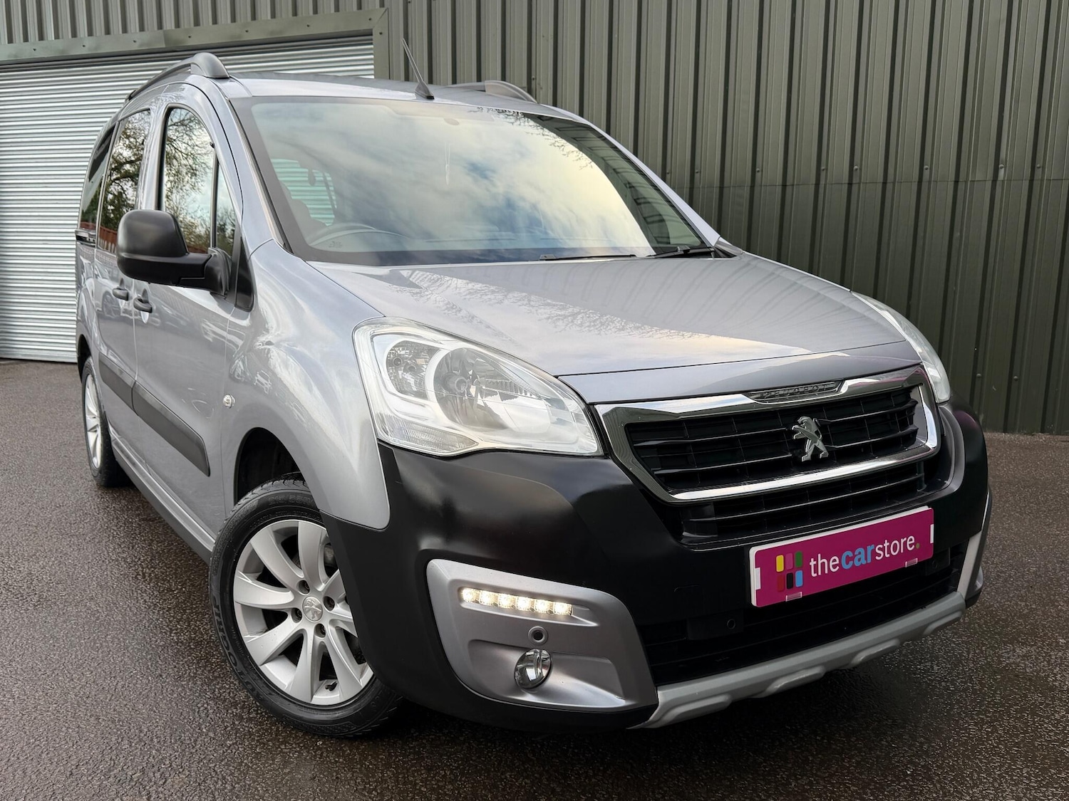 Used Peugeot Partner Tepee for sale - 76727877: Photo 2