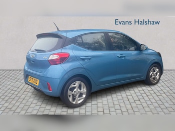 Used Hyundai i10 2021 for sale - 76421106: Photo