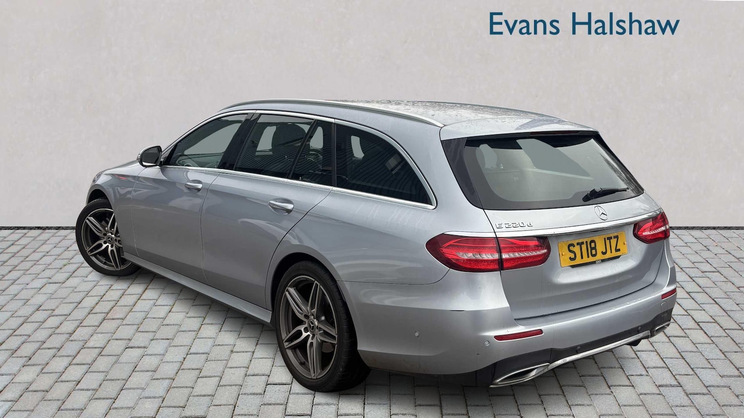 Used Mercedes-Benz E Class 2018 for sale - 76938187: Photo 2